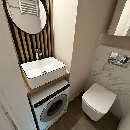 Self Check-in Free Parking